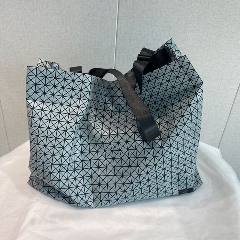 Original Autumn New Geometric Tote Bag Silicone Rhombic Large Capacity Shopping Bag Shoulder Handbag Women'S Travel Bag - Image 2
