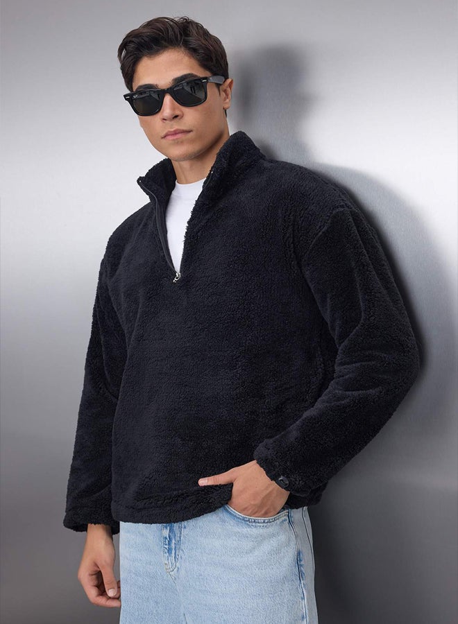 trendyol Black Regular Cut Warm Plush Sweatshirt with Zipper and Stopper - Image 2