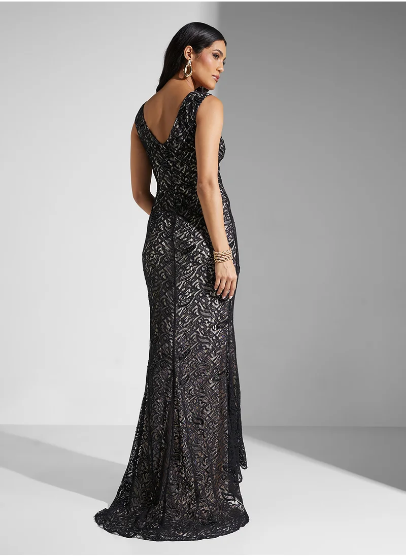 Namshi x Sweetheart Neckline Lace Dress With Slit