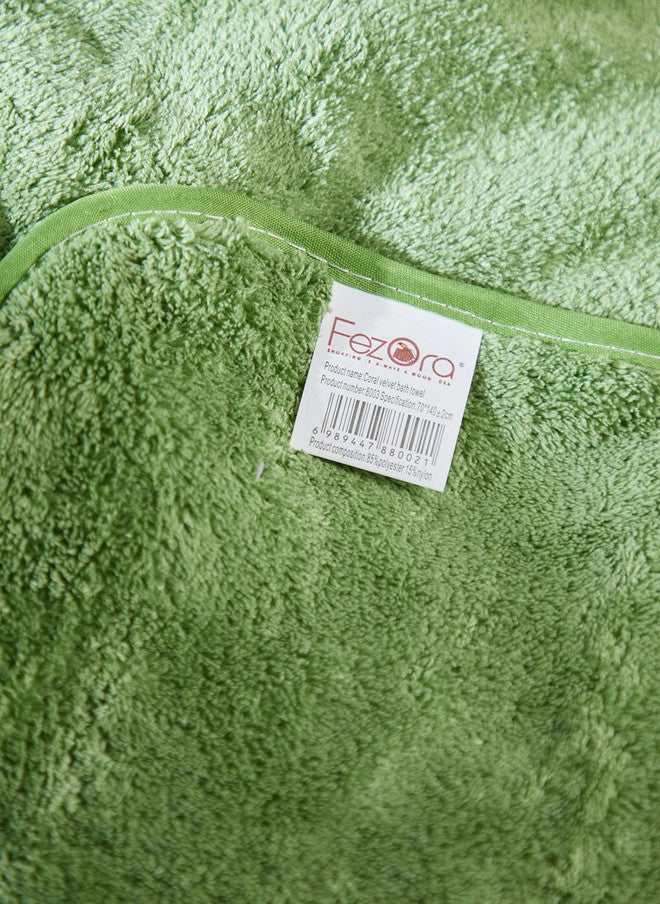 Fezora Soft Lightweight Green Solid Microfiber 500GSM Super Soft Adult Regular Bath Towel - Image 4