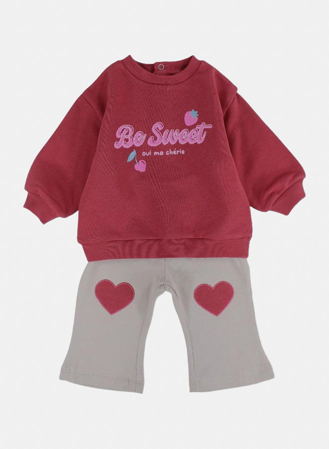 بمبيلو طقم قطعتين قطني للبنات الصغار – خمري/بيج مع تصميم "كوني لطيفة" - Image 1