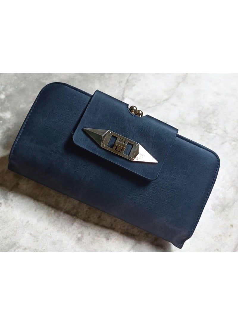 Elegant Women’s Wallet  with Premium Metal Lock - Image 2