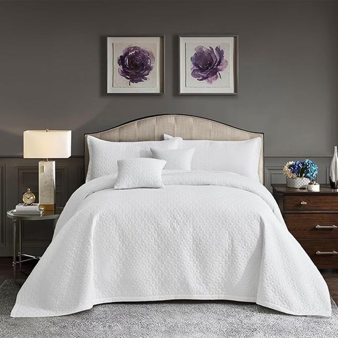 OVERSIZED KING BEDSPREAD 128X120 EXTRA WIDE MODERN CONTEMPORARY LOOK LIGHTWEIGHT BEDDING COVER REVERSIBLE 5 PIECE 100 MICROFIBER PURE WHITE