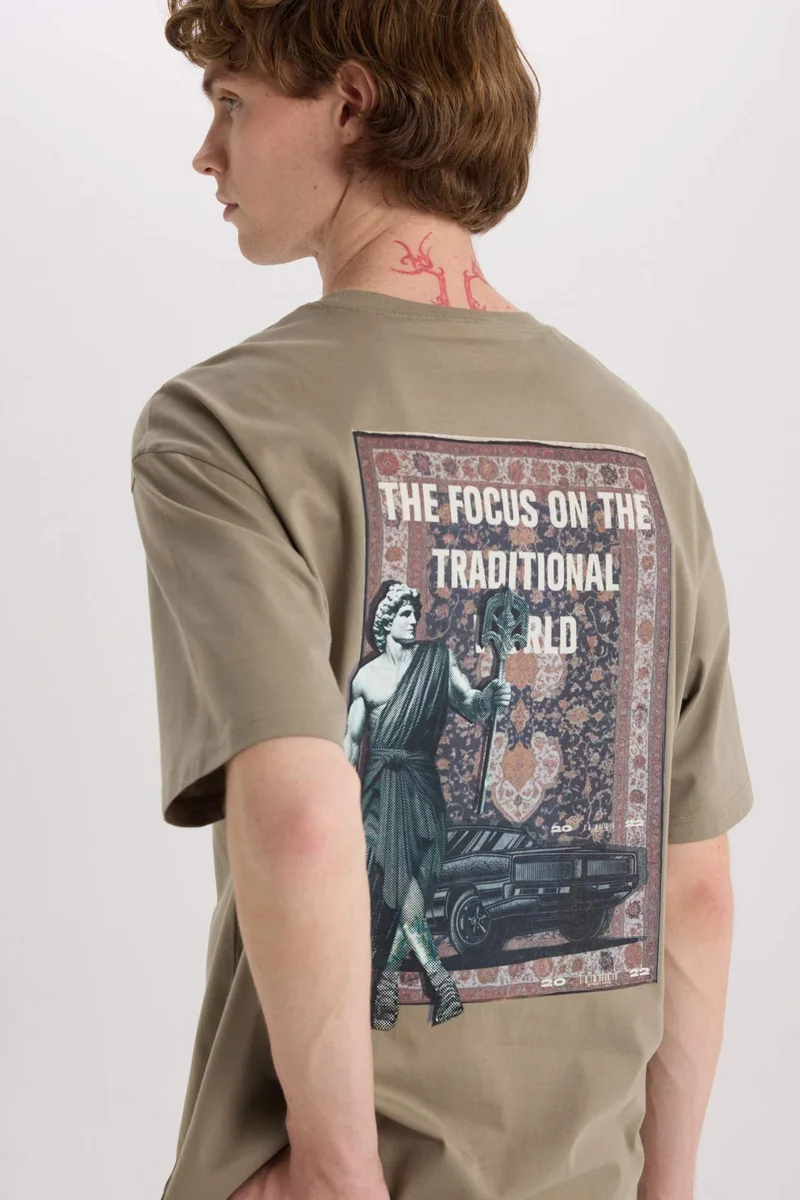 ديفاكتو Cotton Boxy Fit Crew Neck Back Printed T-Shirt