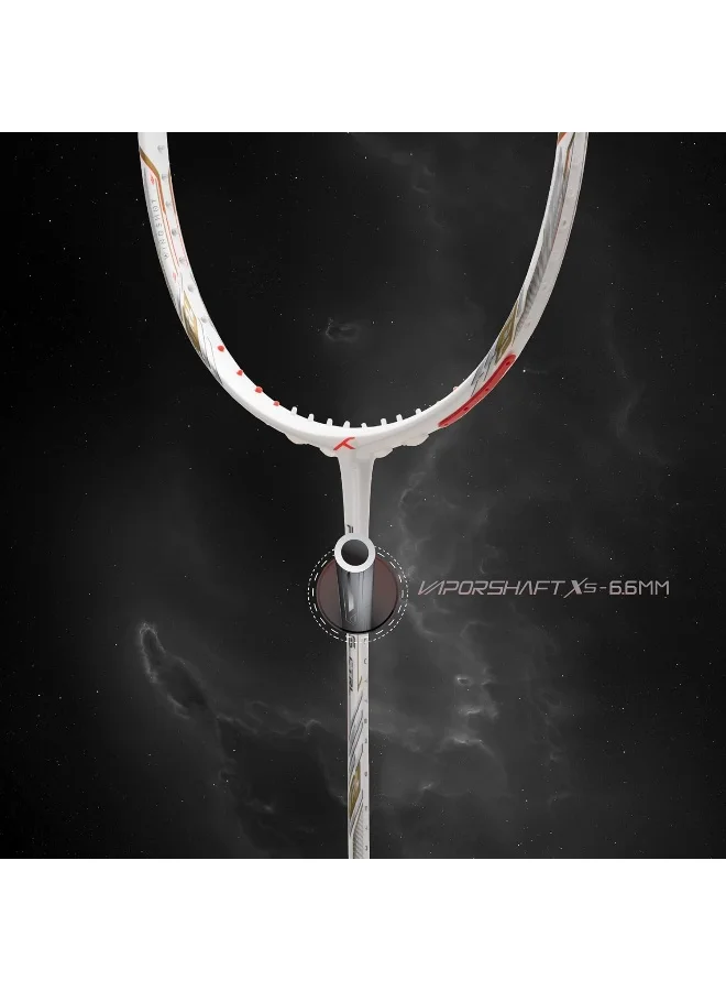 HUNDRED Flutter S Ctrl Carbon Fibre Unstrung Badminton Racket With Full Racket Cover For Intermediate Players (80G, Maximum String Tension - 32Lbs)