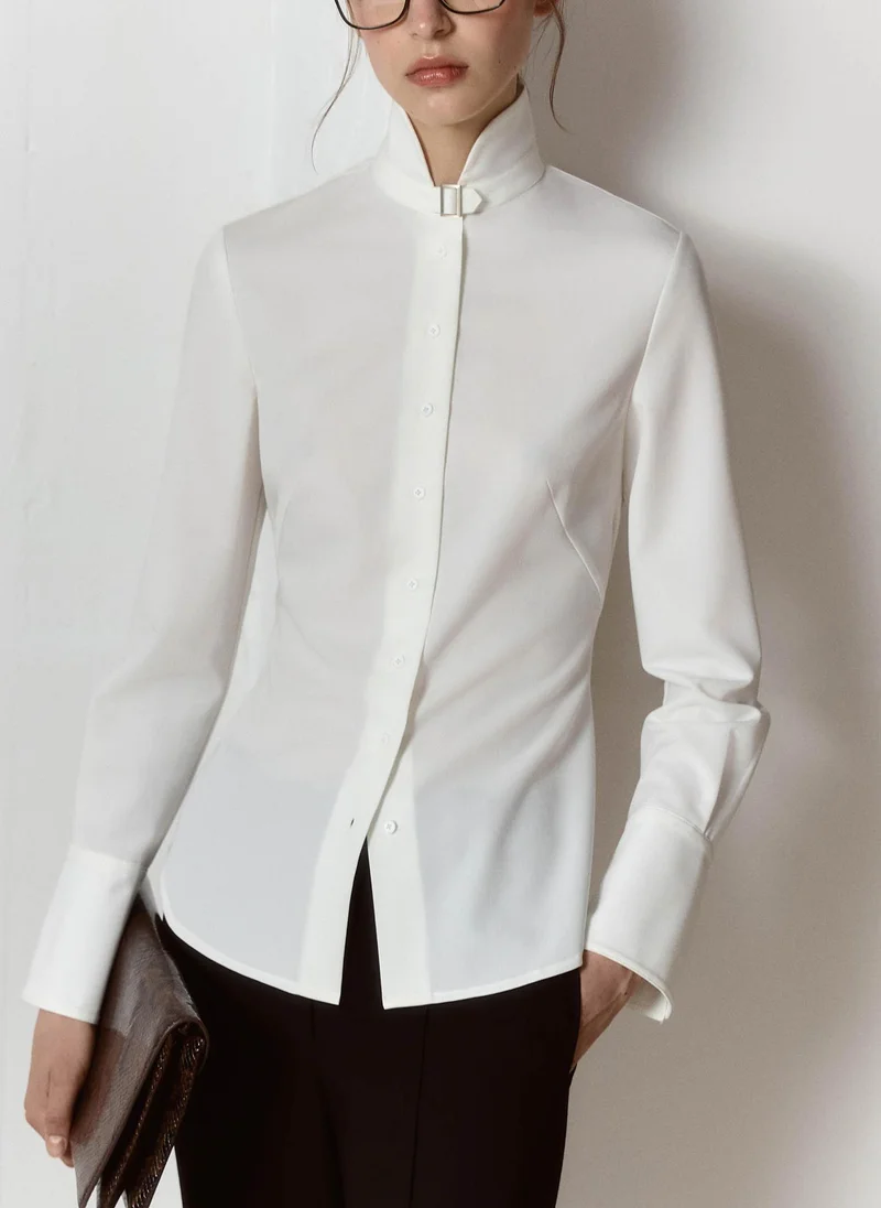 Viscose shirt with a high collar and neck fastening