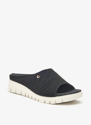 Women's Textured Slip-On Sandals with Flatform Heels - pzsku/ZFC347E492A9AD48DC8DDZ/45/_/1728998527/60b4106a-c5a7-4fc2-a2b1-80bc3194c700