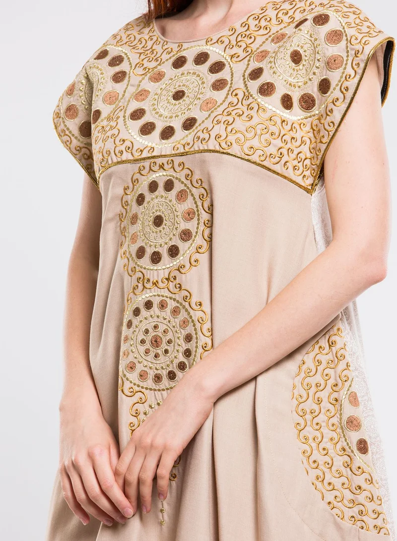 Amri Embroidered Jalabiya