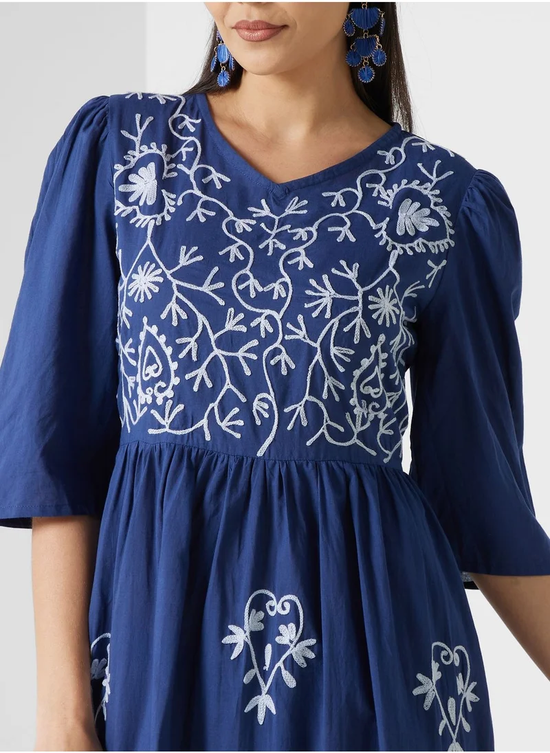 ARABIAN CLOSET Embroidered Tiered Jalabiya