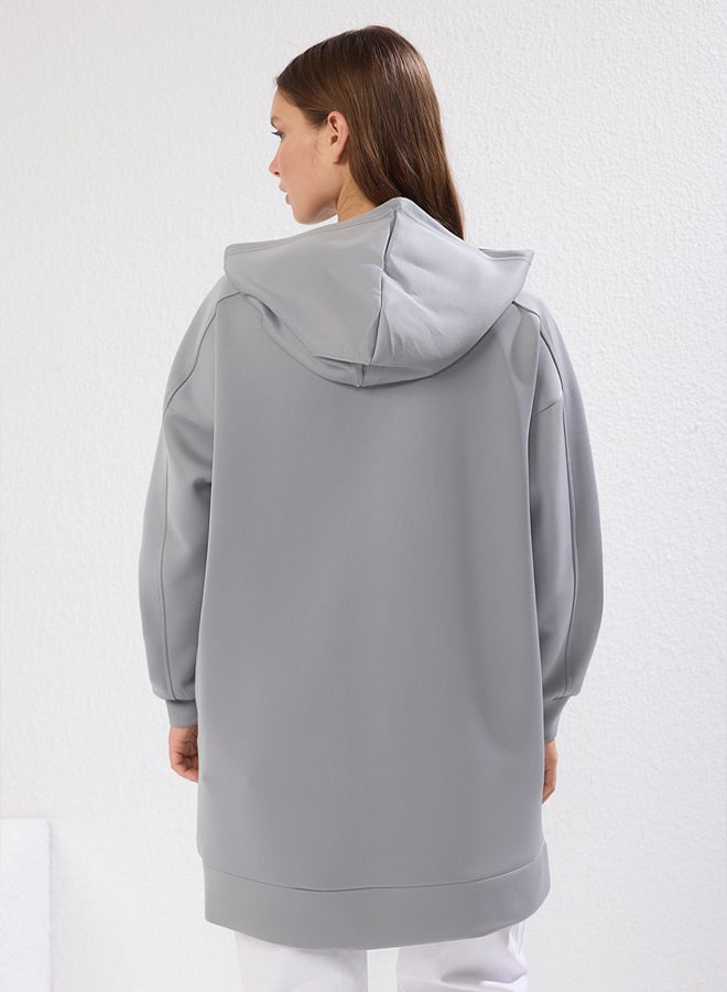 trendyol Grey Wide Fit Oversize Hooded Pocket Scuba Knitted Sweatshirt - Image 4
