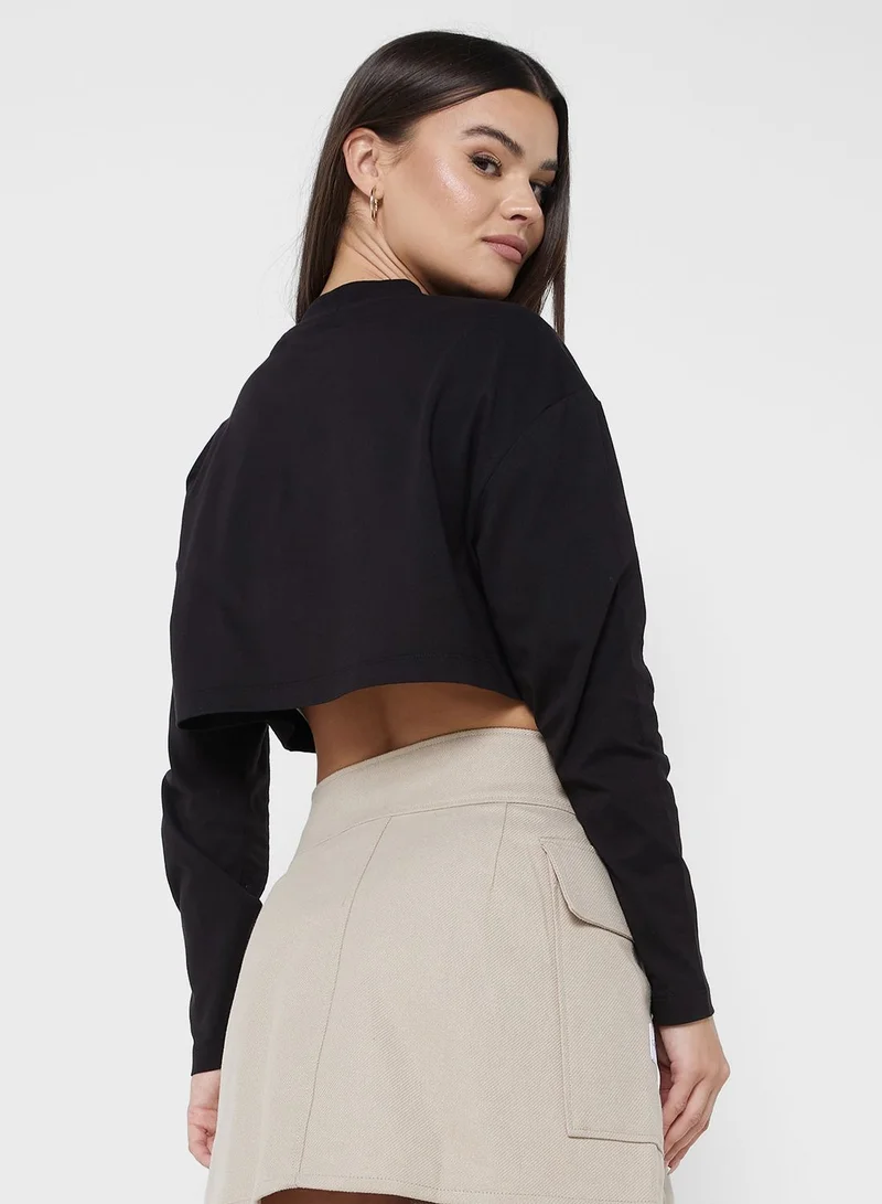 Calvin Klein Jeans Logo Printed Crew Neck Crop Top
