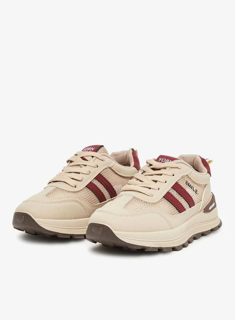 ستايلي اكتيف سنيكرز برباط مزين بشريط شبكي مخطط