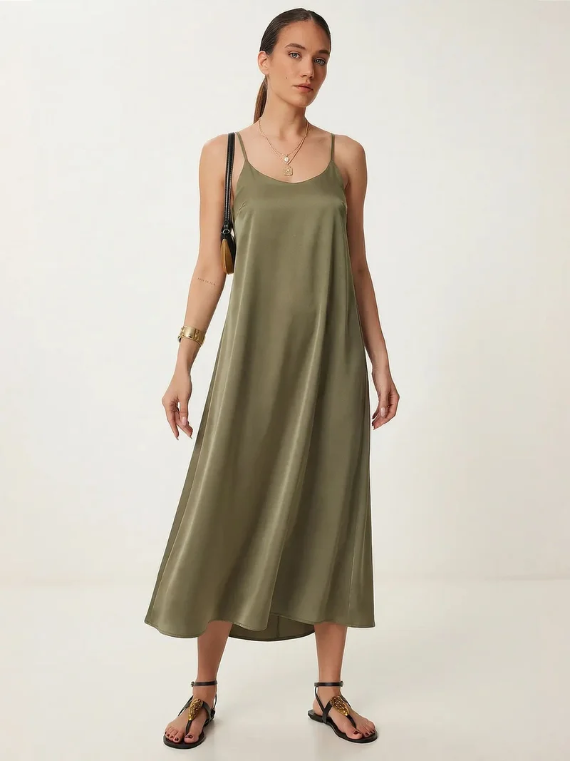 السعادة في إسطنبول ISTANBUL Loose Fit Midi Dress with U Collar