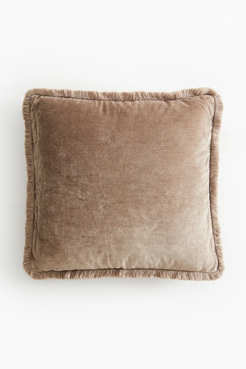 اتش اند ام غطاء وسادة من المخمل مزين بشراشيب