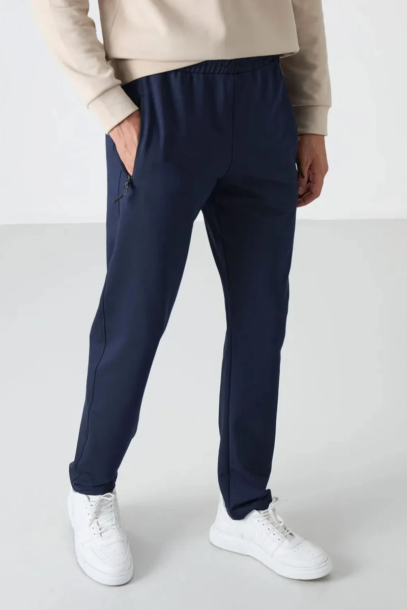 تومي لايف TOMMY Men's Regular Fit Straight-Leg Sweatpants