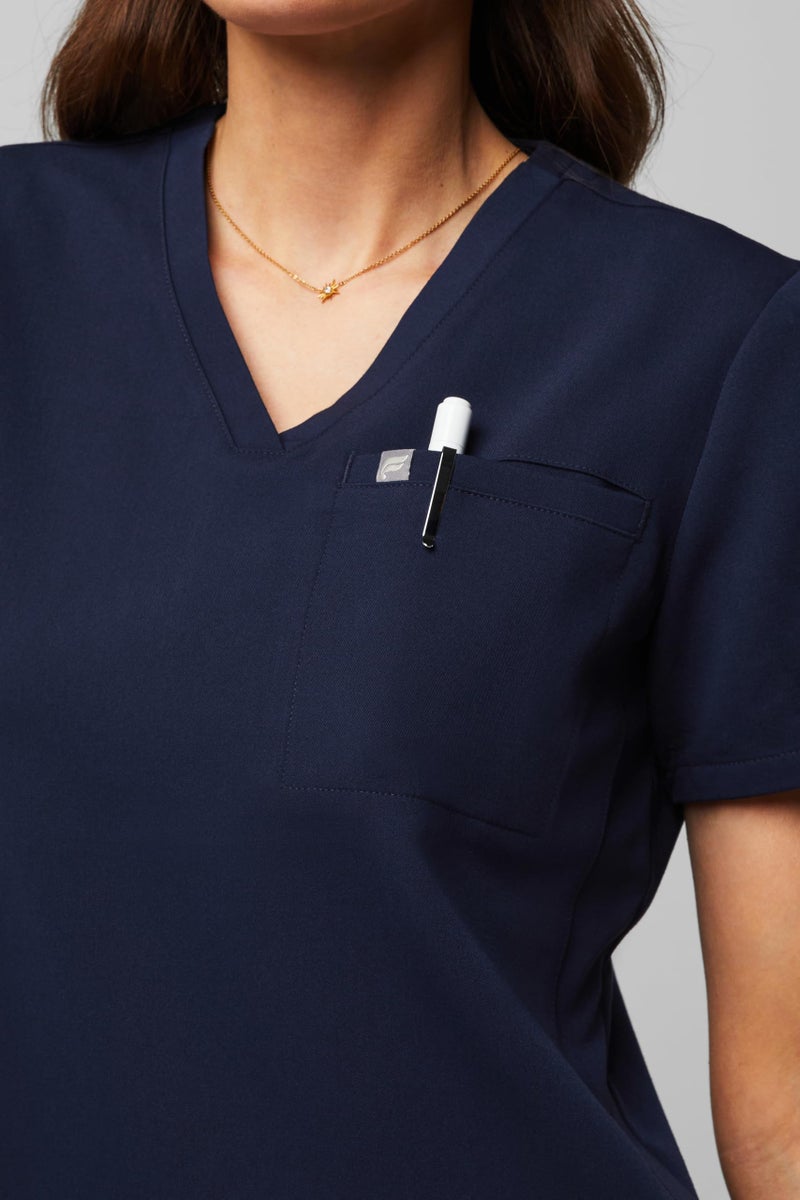 Fabletics Women's Vital 1-Pocket Scrub Top - MotionTech, Wrinkle-Resist, Chest Pocket, Anti-Shrink, Semi-Slim Fit, L, Navy - Image 5