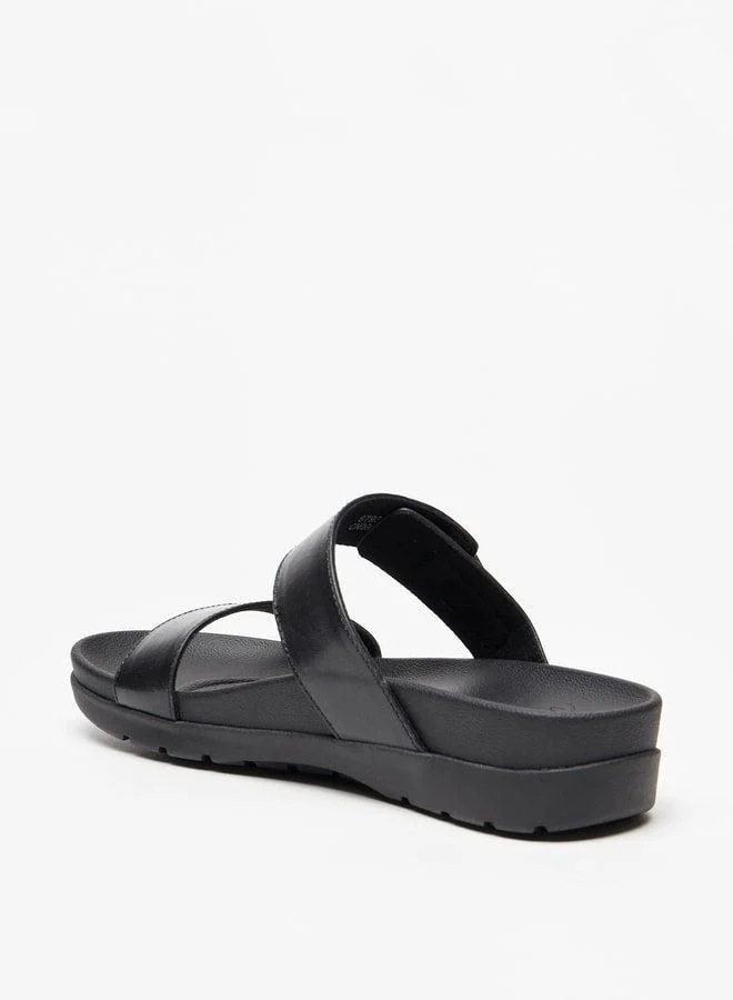 لو كونفورت صنادل نسائية سهلة الارتداء بلون سادة