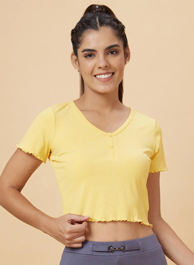 globus Globus Women Yellow V-Neck Ribbed Crop Top