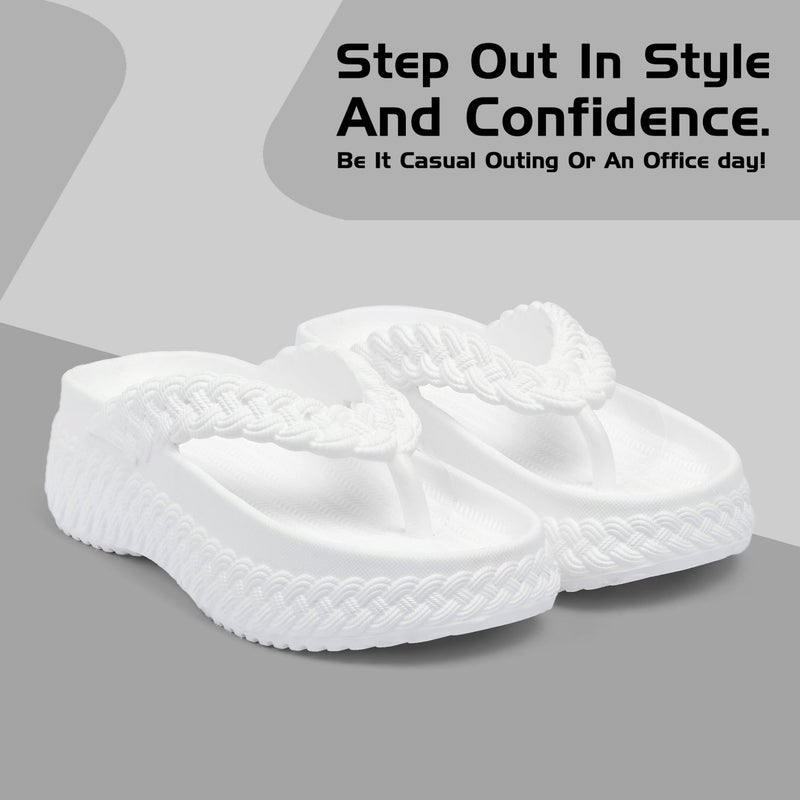 Face صنادل بيضاء لها - Image 2