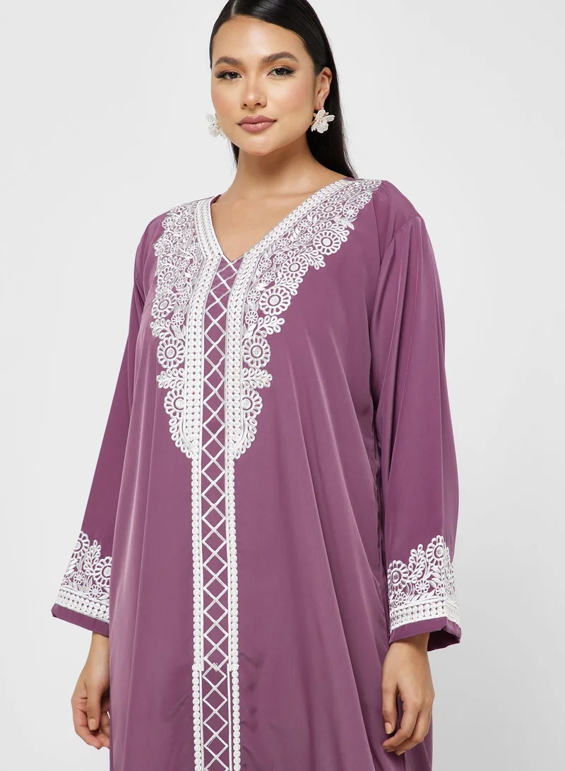 Khizana Embroidered Detail Jalabiya
