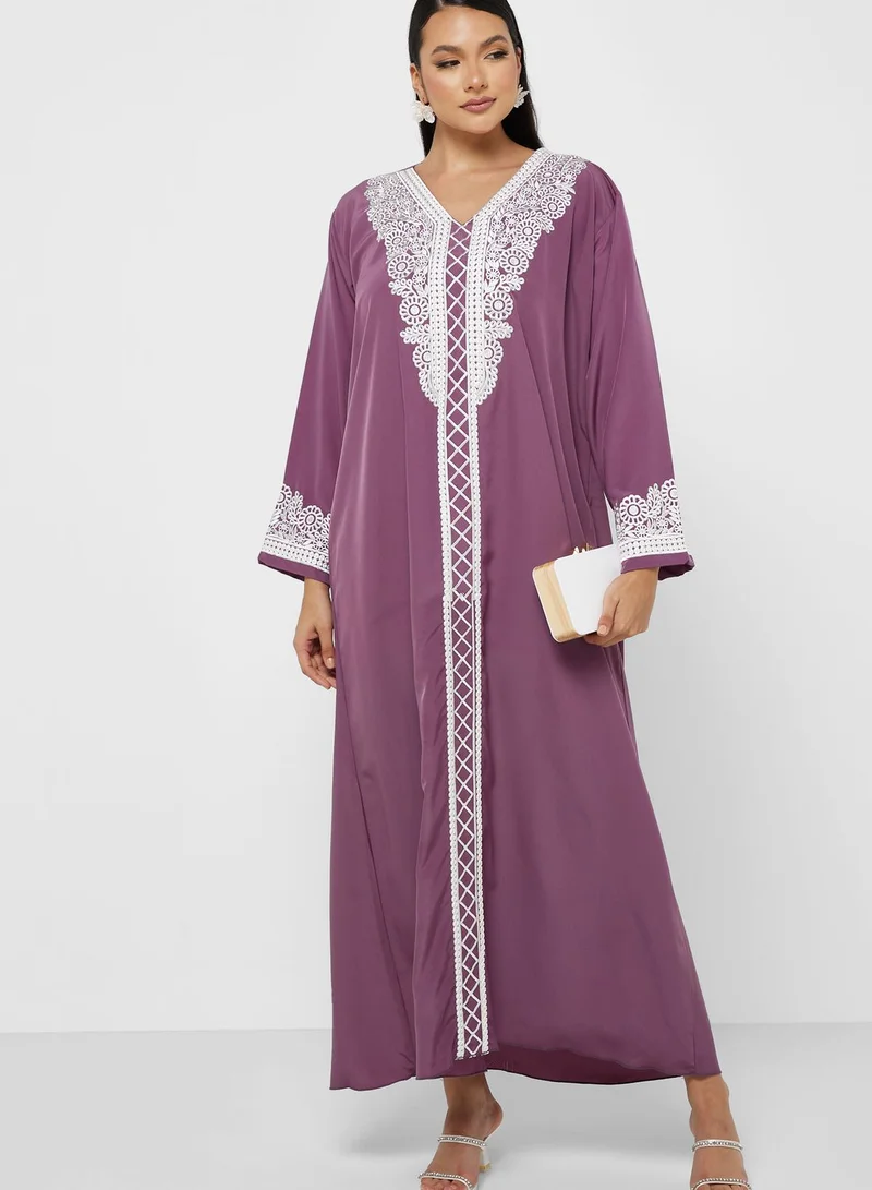 Khizana Embroidered Detail Jalabiya