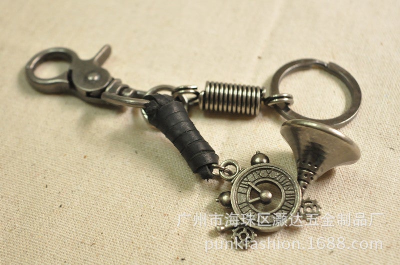 New European and American Mens Horn Shape Keychain Activities Japanese and Korean Jewelry Retro Gift Cowhide Alloy Keychain Black 