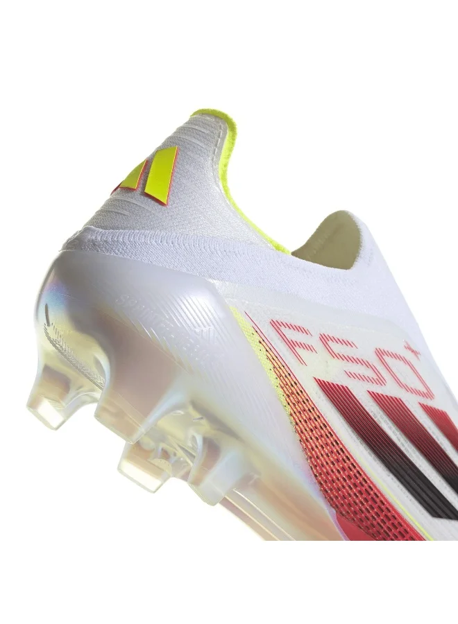 adidas أحذية كرة قدم F50+ FG بيضاء للجنسين مقاس 6.5