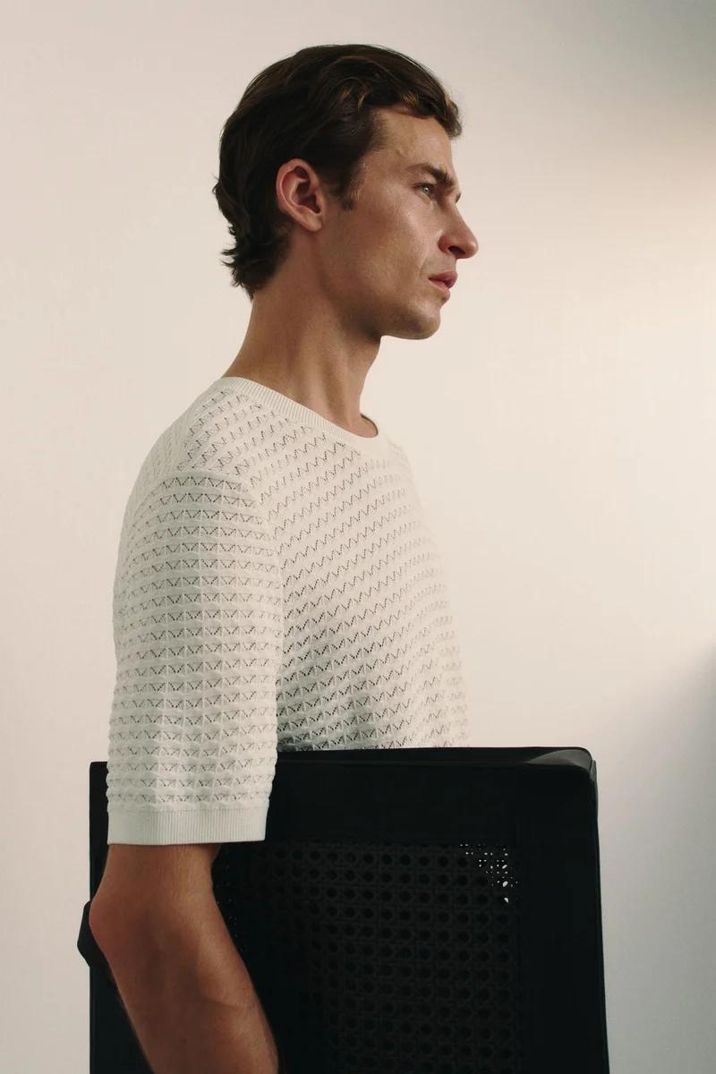 اتش اند ام تي-شيرت بقصّة سلِم