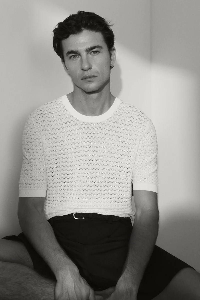 اتش اند ام تي-شيرت بقصّة سلِم