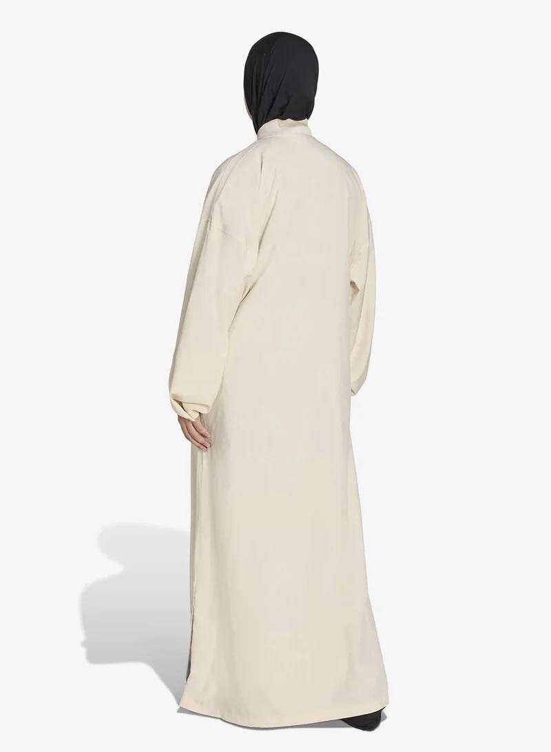 اديداس غطاء لجميع المواسم