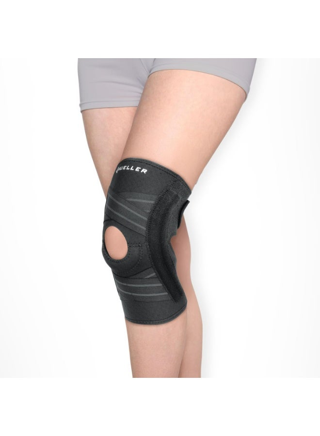 Mueller دعامة الركبة للبالغين من مولر للطب الرياضي قابلة للتعديل ذاتيًا لدعم الركبة مع مثبتات جانبية للرجال والنساء، باللون الأسود، 14-20 بوصة، مقاس واحد يناسب معظم الأحجام - Image 1
