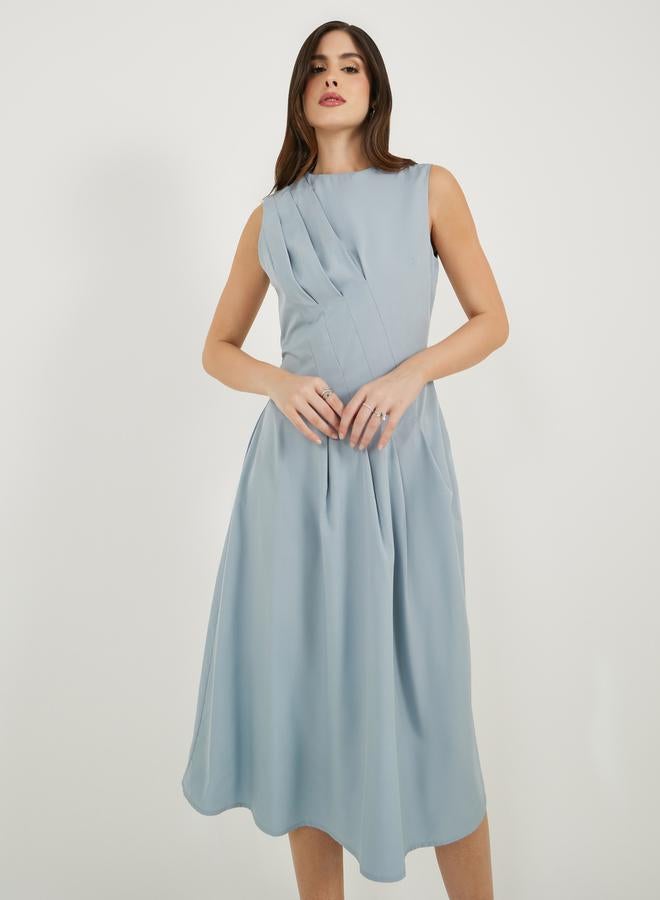 ستايلي فستان ميدي بلا أكمام بتفاصيل ثنيات - Image 3