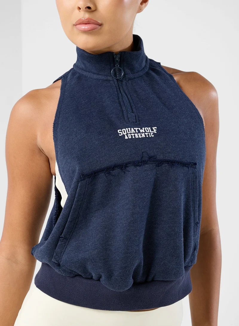 سكوات وولف سويت شيرت أساسي بسحاب وشعار