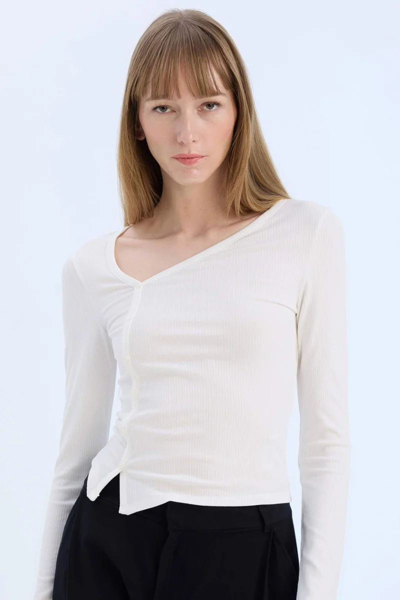 ديفاكتو Slim Fit Corduroy Long Sleeve Blouse