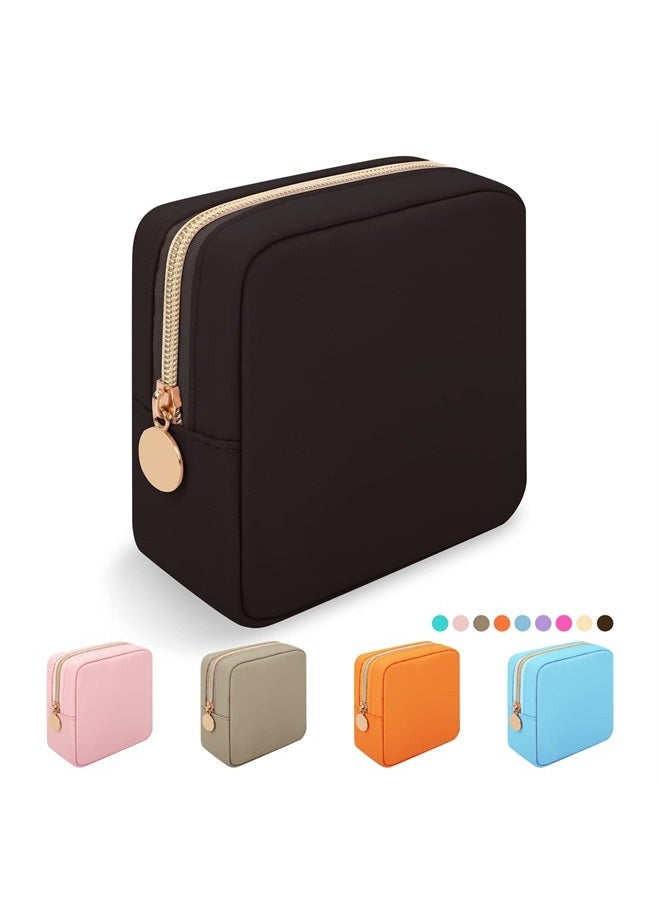 Iqimott حقيبة مكياج صغيرة من النايلون، حقيبة تجميل صغيرة أنيقة، حقيبة مكياج مدمجة، حقيبة أدوات النظافة، محفظة سفر مقاومة للماء، حقيبة عملات، حقيبة تخزين للفوط الصحية للنساء والفتيات والمراهقات (أسود) - Image 1