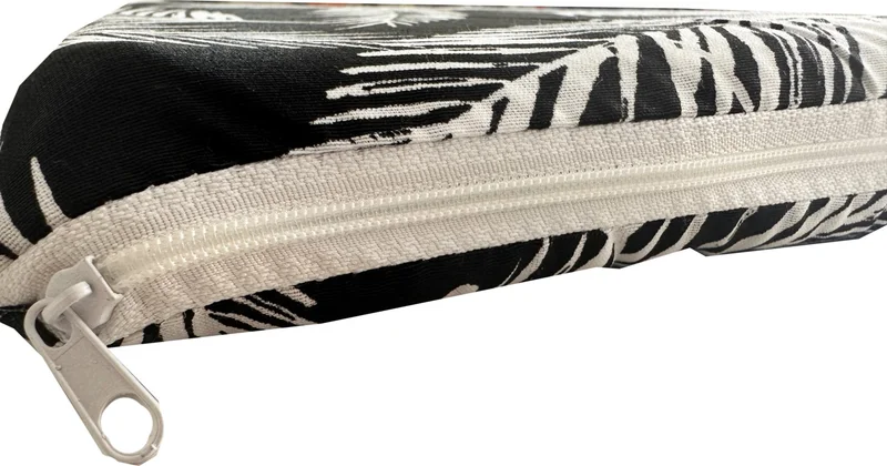 Vip Home Concept Washable Cat and Dog Carrying Bag Cushion Zippered 40X25X3 Cm-Black Feather