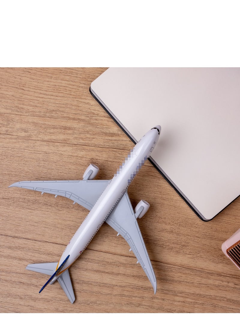 Airplane 1:300 Scale  Model Plane Metal Alloy for Gift and Decoration