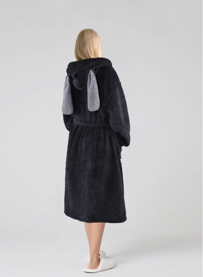 ايست من نون رداء حمام طويل بغطاء رأس - 240 جرامًا للمتر المربع مصنوع من البوليستر الناعم بنسبة 100% للنساء - غطاء رأس لطيف وجيب - لون رمادي غامق، مقاس صغير - Image 3