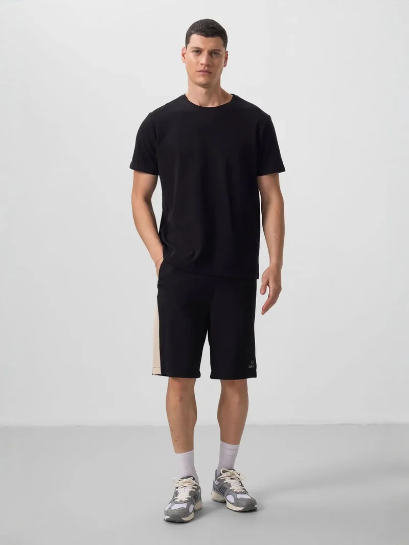 تومي لايف TOMMY Men's Regular Fit Crew Neck T-Shirt
