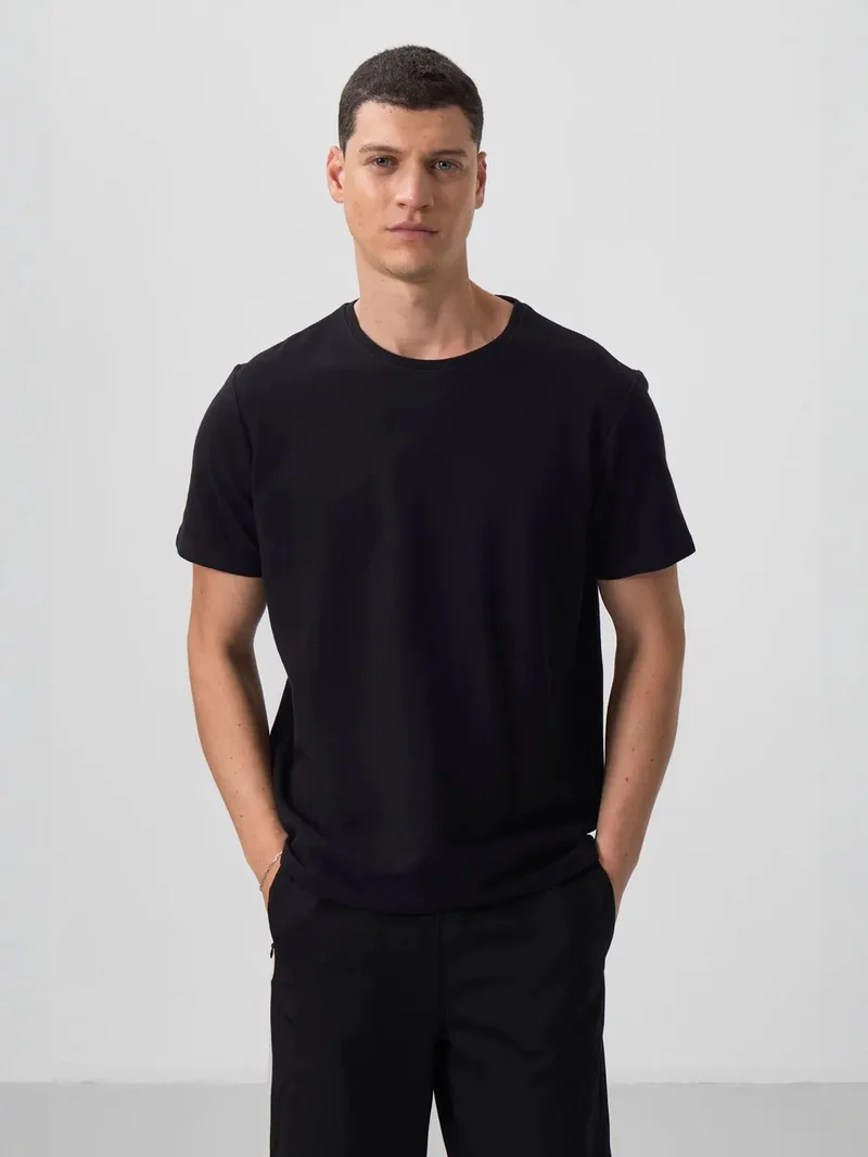 تومي لايف TOMMY Men's Regular Fit Crew Neck T-Shirt