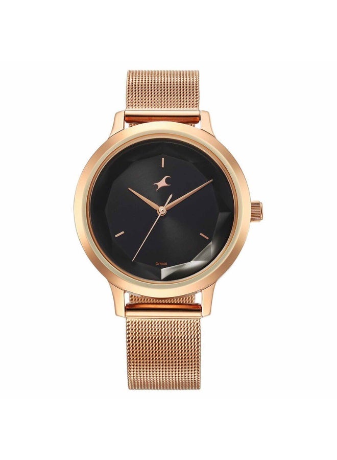 fastrack ساعة فيت أوت التناظرية للنساء 6210WM03 – قرص أسود، حزام من الفولاذ المقاوم للصدأ باللون الوردي، حركة كوارتز، مقاومة للماء حتى 3 ATM - Image 1