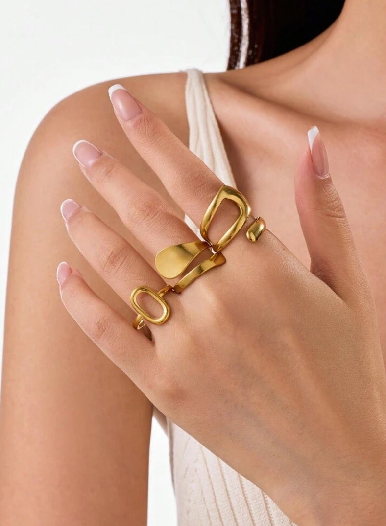إيكوال طقم خواتم نسائي من 3 قطع من الاستانلس ستيل مطلي باللون الذهبي بمقاس موحد - Image 1