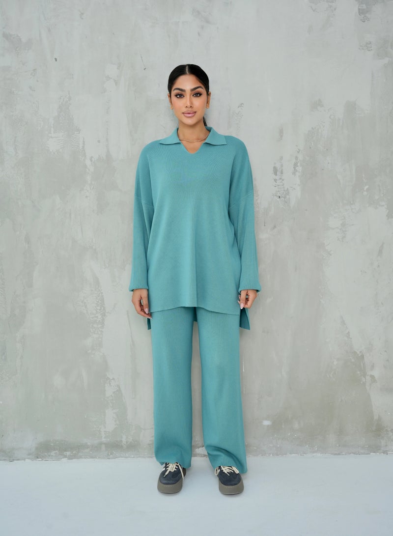 Andy 2322 | Women's Two-Piece Lounge Set – Soft Cotton, Oversized Top with Collar and Relaxed Fit Pants | Tiffany - Image 1