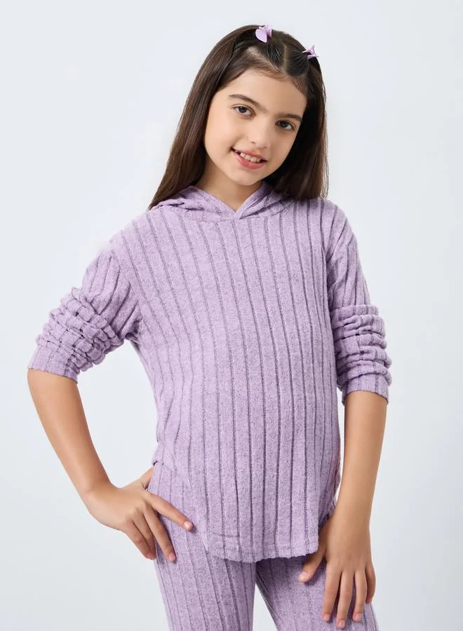 ستايلي طقم منسق من بلوزة محبوكة بياقة هودي مع ليقنز