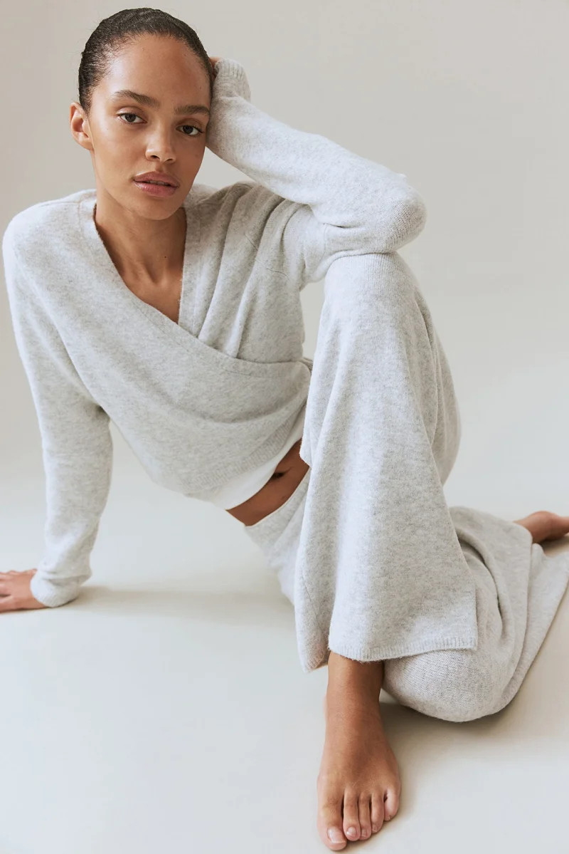 اتش اند ام بنطلون من الصوف الناعم