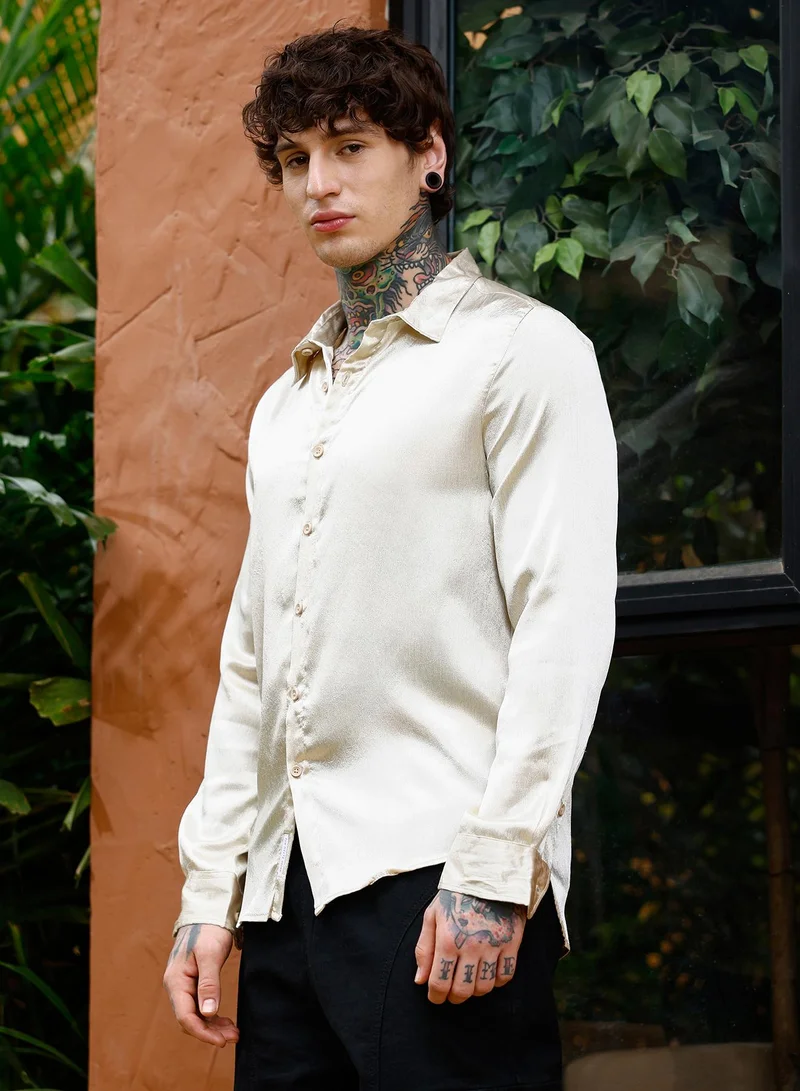 Campus Sutra Campus Sutra Men Crushed-Satin Regular Shirt | Spread Collar Long Cuffed Sleeves | Button Closure Curved Hem | Solid Crushed | Woven Fabric For Casual & Party Wear | Chalk White