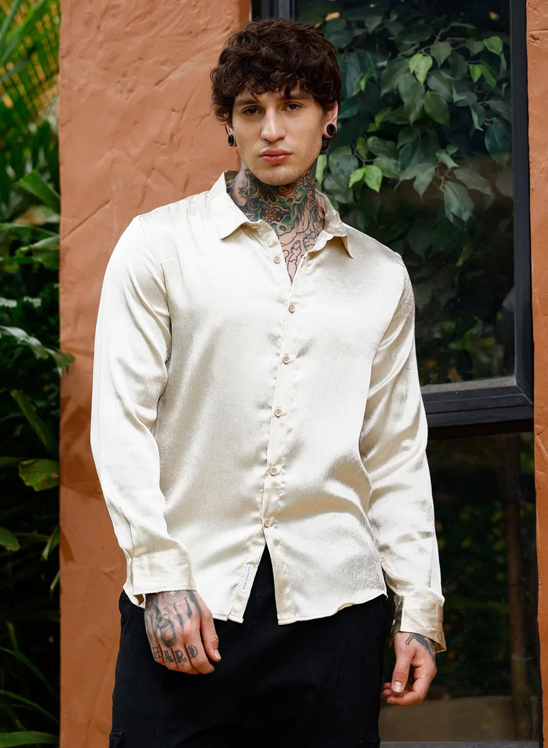 كامبوس سوترا Campus Sutra Men Crushed-Satin Regular Shirt | Spread Collar Long Cuffed Sleeves | Button Closure Curved Hem | Solid Crushed | Woven Fabric For Casual & Party Wear | Chalk White