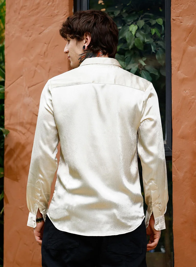 Campus Sutra Campus Sutra Men Crushed-Satin Regular Shirt | Spread Collar Long Cuffed Sleeves | Button Closure Curved Hem | Solid Crushed | Woven Fabric For Casual & Party Wear | Chalk White