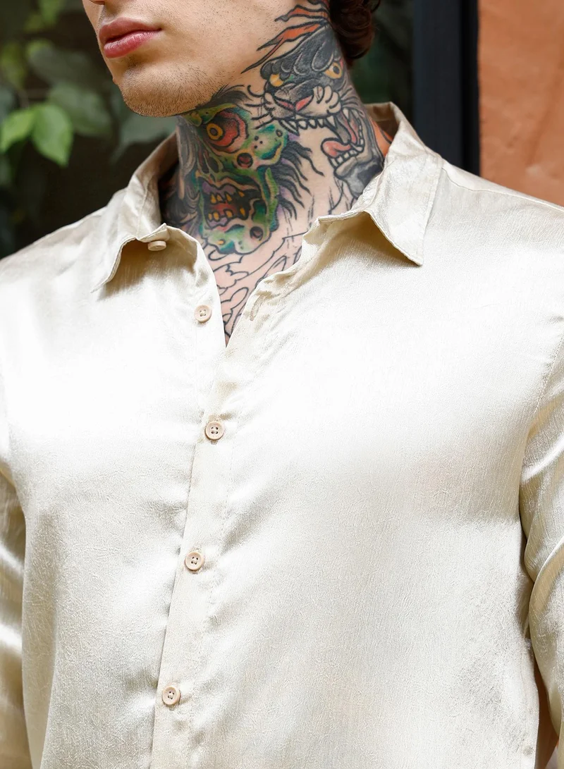Campus Sutra Campus Sutra Men Crushed-Satin Regular Shirt | Spread Collar Long Cuffed Sleeves | Button Closure Curved Hem | Solid Crushed | Woven Fabric For Casual & Party Wear | Chalk White