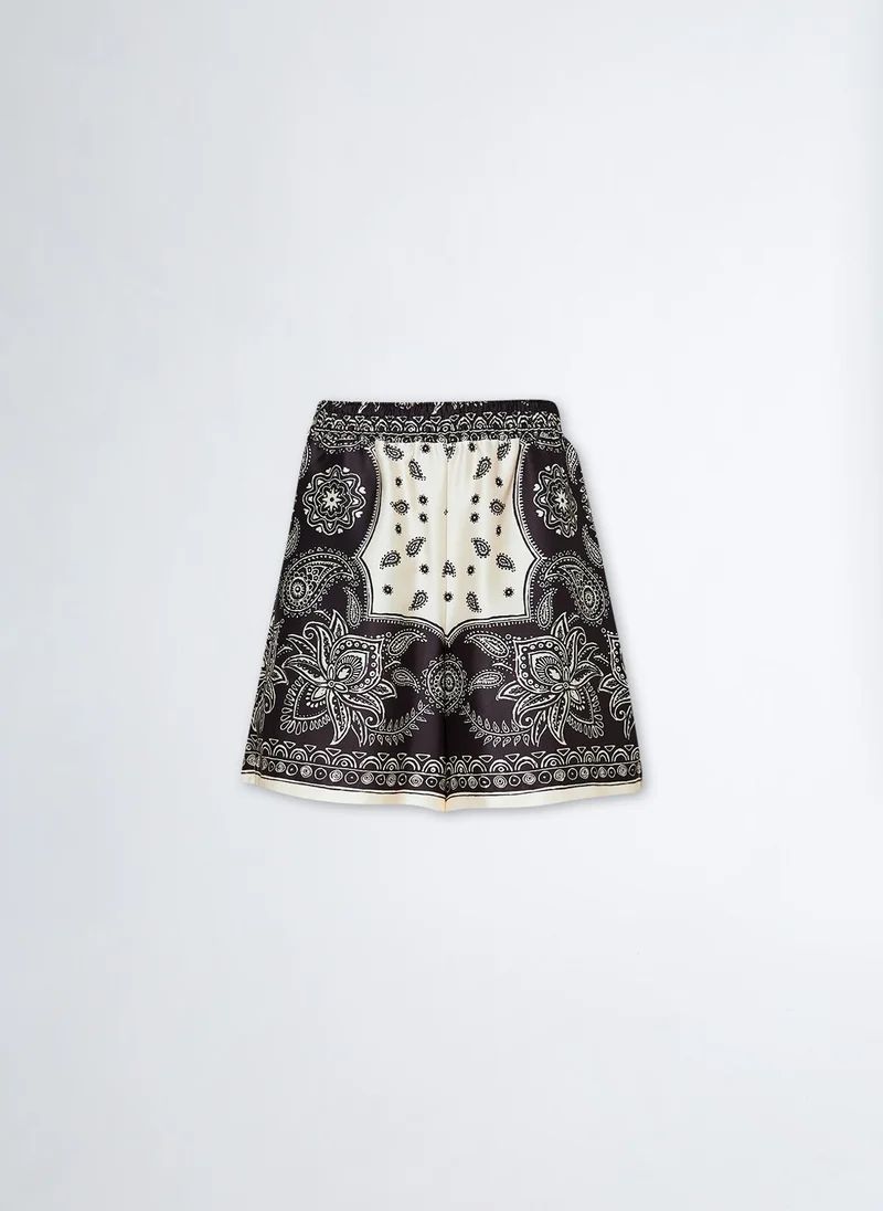 ليو جو شورت مطبوع